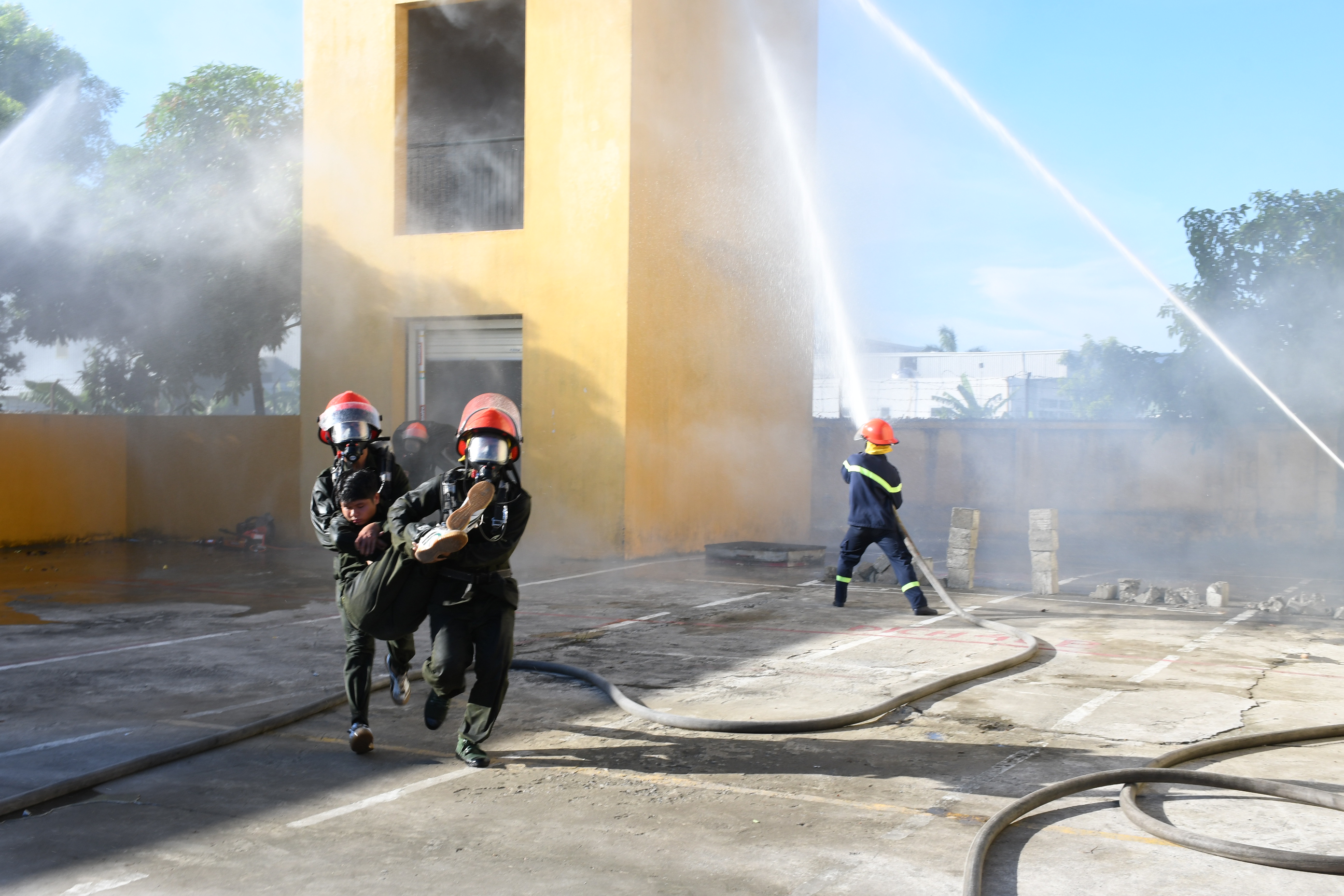 Huấn luyện  chuyên sâu nghiệp vụ phòng cháy chữa cháy và cứu nạn cứu hộ 20 chiến sĩ 